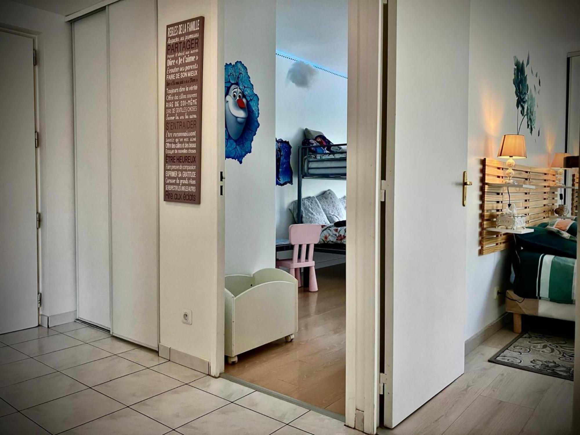 Snowqueen Hotel Apartment Paris-Disney Chelles  Extérieur photo